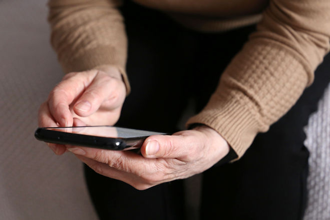 Learning to use smartphone