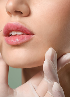 Kvinne som har leppebotox