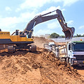 Bagger und Muldenkipper