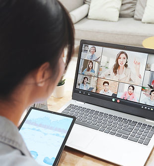 Persona que participa en la videollamada