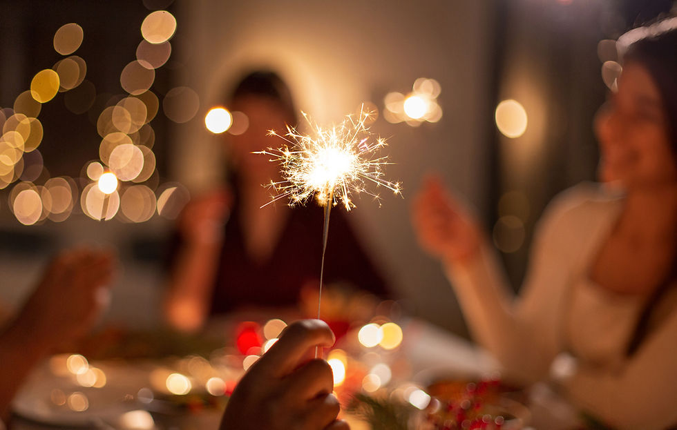 Moment de célébration avec des étincelles