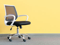 Terlalu Banyak Duduk di Kantor? Begini Cara Agar Tidak Sepuh Pinggang