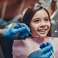 Niño en el dentista sant boi