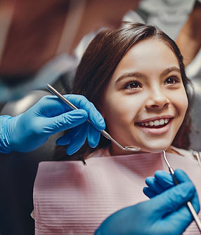 Enfant chez le dentiste