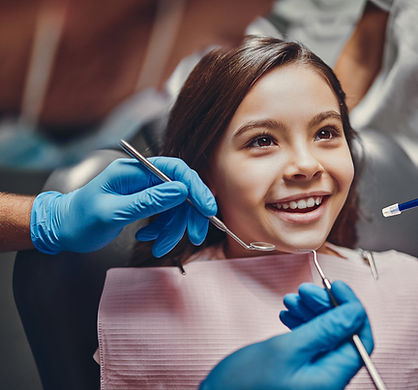 Niño en el dentista