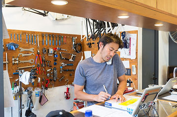 バイク整備店