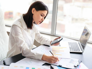 Exploring the Advantages of Regular Maintenance Massage for Office Workers