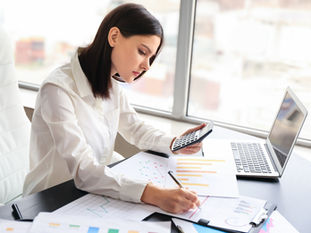 Exploring the Advantages of Regular Maintenance Massage for Office Workers