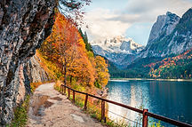 Autumn hike at the lake