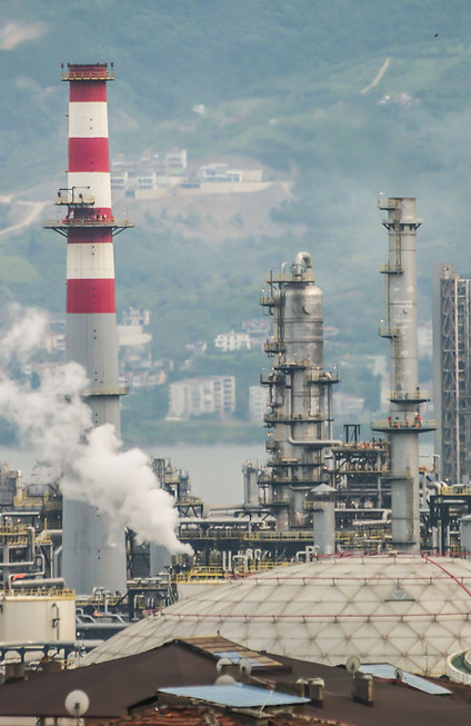 Oil Refinery