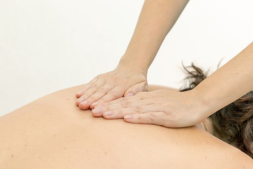 Massagem terapêutica nas costas