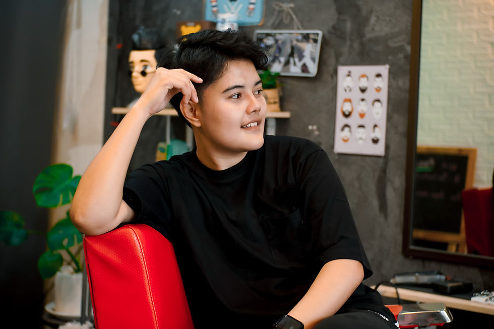 Pose Relaxada de Barbearia