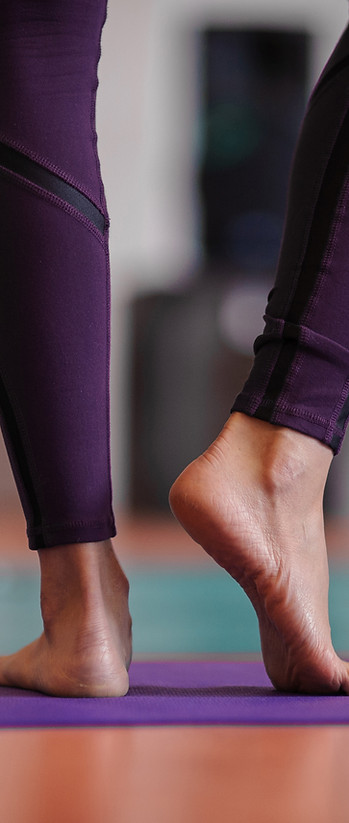 Faire de l'exercice pieds nus