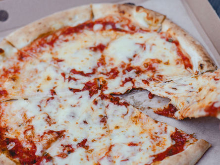 Bitybank distribui 10 mil reais em pizza no Bitcoin Pizza Day