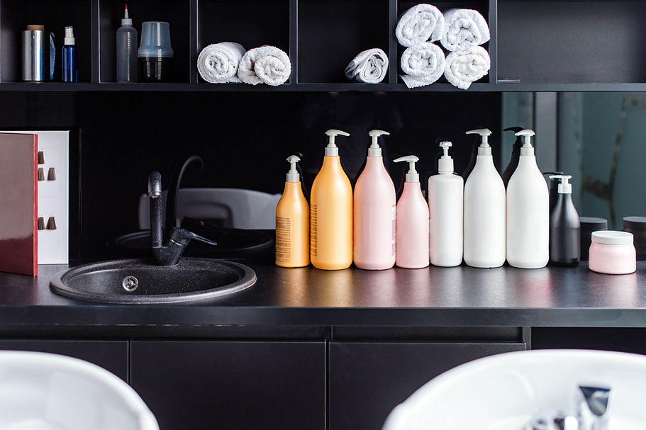 Аккуратная скамейка для парикмахера