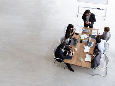 Tursunov Kobul Beknazarovich Oʻzbekiston Respublikasi Oliy Majlisi Senatining Byudjet va iqtisodiy islohotlar masalalari qoʻmitasi raisi oʻrinbosari, i.f.f.d.(PhD). Rajabov Nazirjon Razzoqovich TDIU 