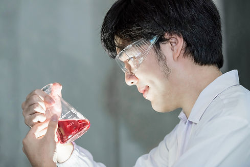 男性化学者