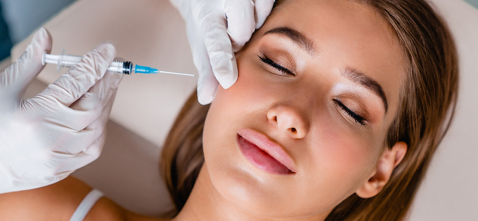 lady receiving Botox treatment