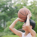 Jouer au basket