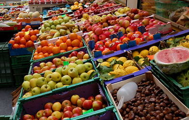 Apples in a store