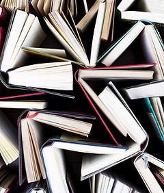 Zusammenstellung von Büchern