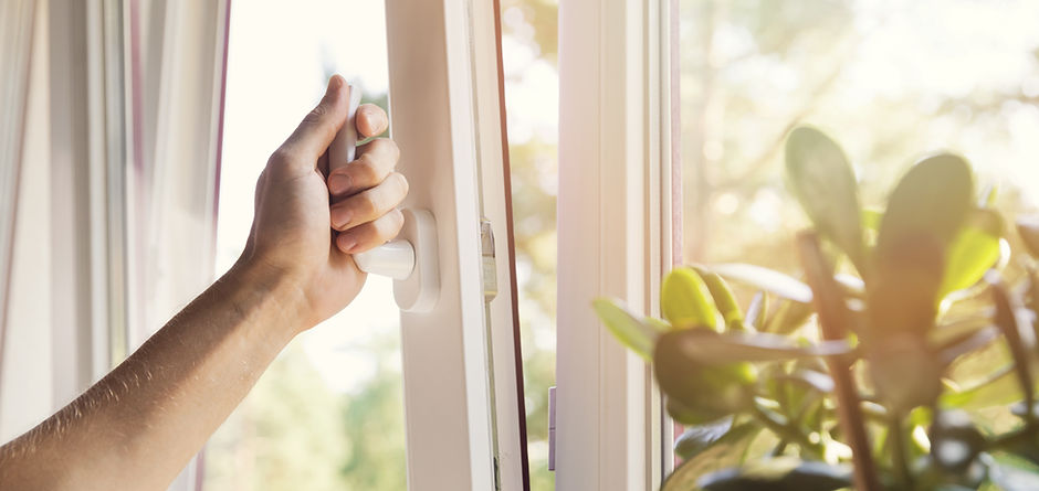 gekipptes offenes Fenster