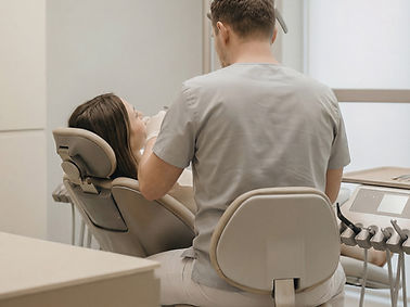 Sessione di cure dentistiche