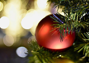 Nahaufnahme eines Weihnachtsschmucks