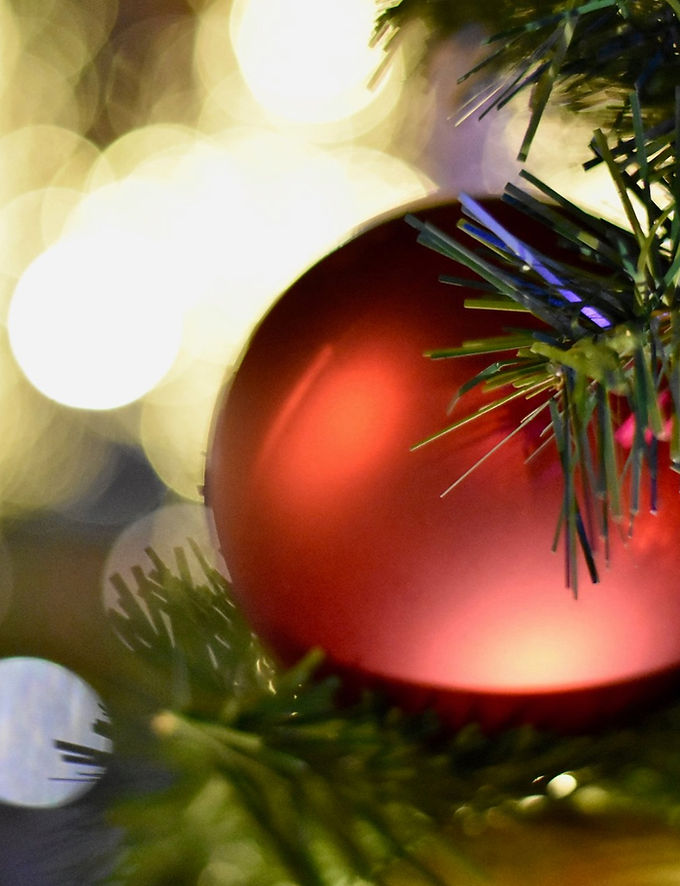 Celebrate the holiday season on the Bagnell Dam Strip with festive floats, marching bands, classic cars, horses, boats and plenty of Christmas cheer at the Lake of the Ozarks Christmas Parade.