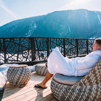 Vivere con Intenzione Miglioramento Personale Obiettivi Chiari Felicità e Realizzazione Motivazione Personale Relazioni Positive Valore Aggiunto ai Clienti Felicità Incondizionata Crescita Personale Benessere Emotivo