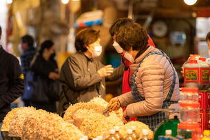 How to Obtain a Los Angeles Sidewalk and Park Vending Permit