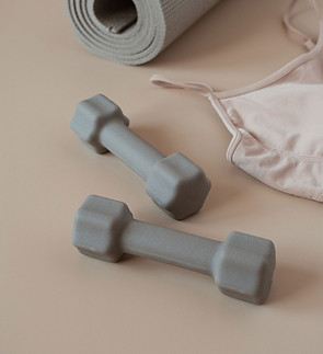 Yogaausrüstung mit Gewichten