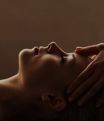 Massage du visage relaxant