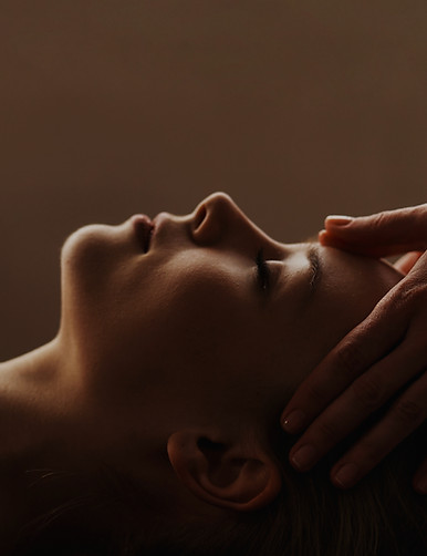 Massage du visage relaxant