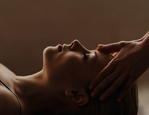 Massage relaxant de la tête