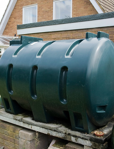 Outdoor heating oil tank