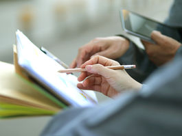 계약이행보증금에 대해 받은 압류 및 전부명령은 지체상금에도 영향을 미칠까?