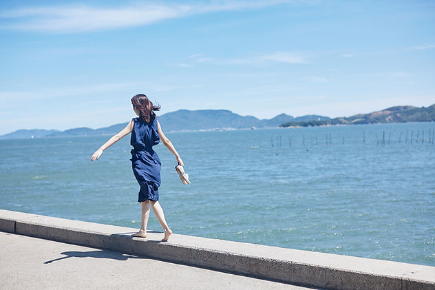 Gehen Sie entlang Waterfront