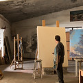 Künstler in seinem Studio