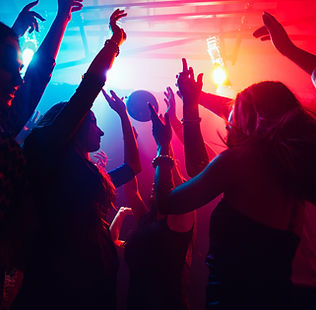 Danser dans la discothèque
