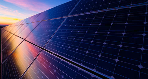 Découverte d’énergies renouvelables dans le Jura : centrale solaire à Picarreau et parc éolien de Chamole