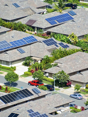 Mercado solar da América do Norte em alerta: cortes de subsídios, fusões e bilhões em novos investimentos redefinem o setor