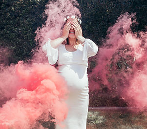 Femme enceinte surprise