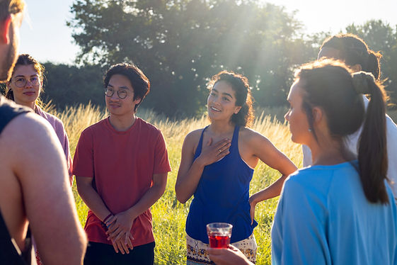 Reunión de grupo al aire libre