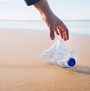 Artikel von C.E. Schweig zu Tethered Caps - anhängende Deckel bei Plastikflaschen und Tetrapacks