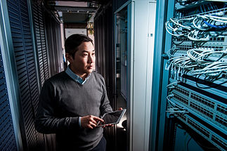 Technicien câble réseau