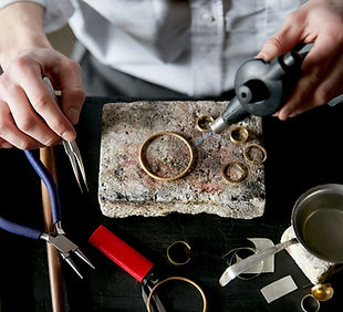 Fabrication de bijoux en or
