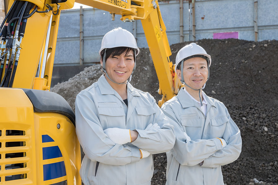 重機と作業員