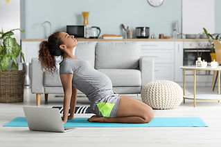 Yoga maternité en ligne à domicile