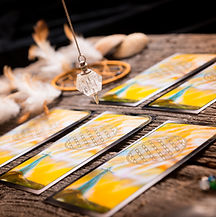 Dowsing Pendulum over Tarot